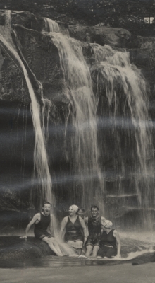 Timeline-Bear Run Waterfall-Kaufmann Store employees-220×400 Kaufmanns at Fallingwater